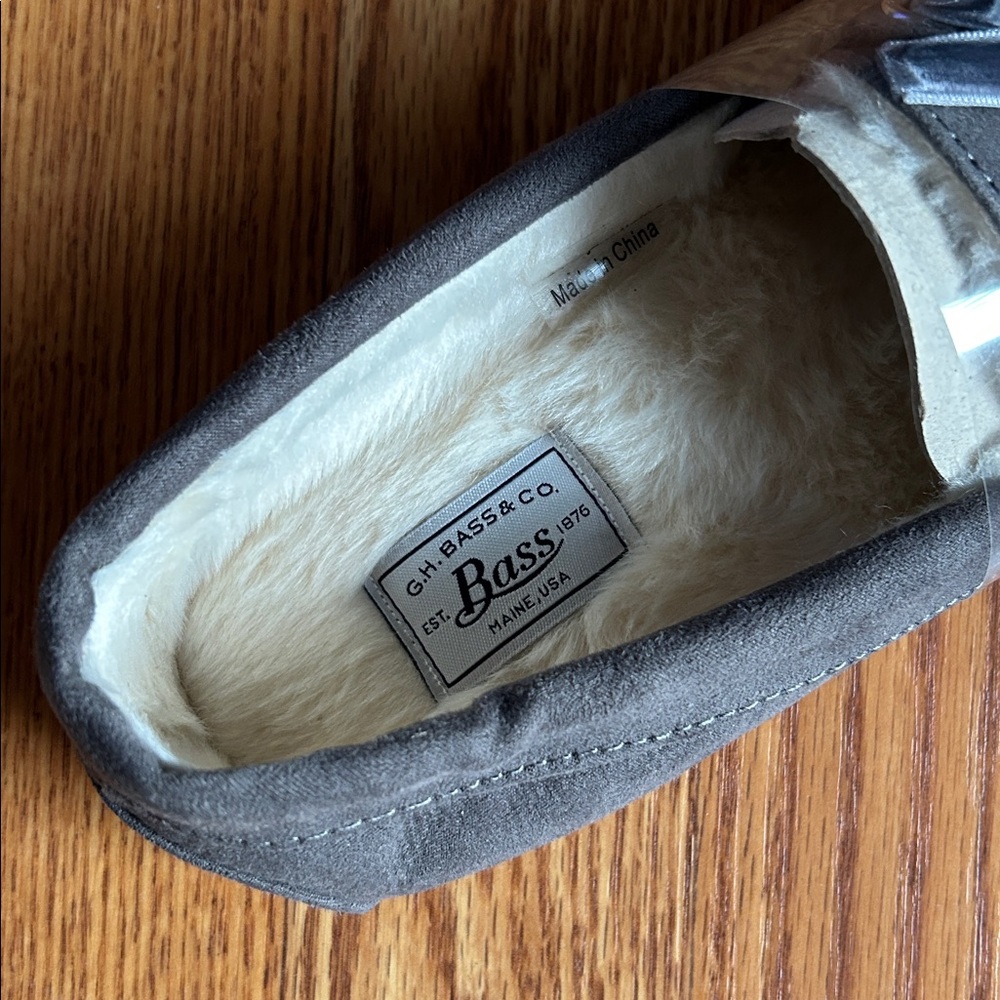 G.H. Bass & Co. New Dark Gray Loafers Size Small w/Faux Fur Lining - Picture 8 of 16
